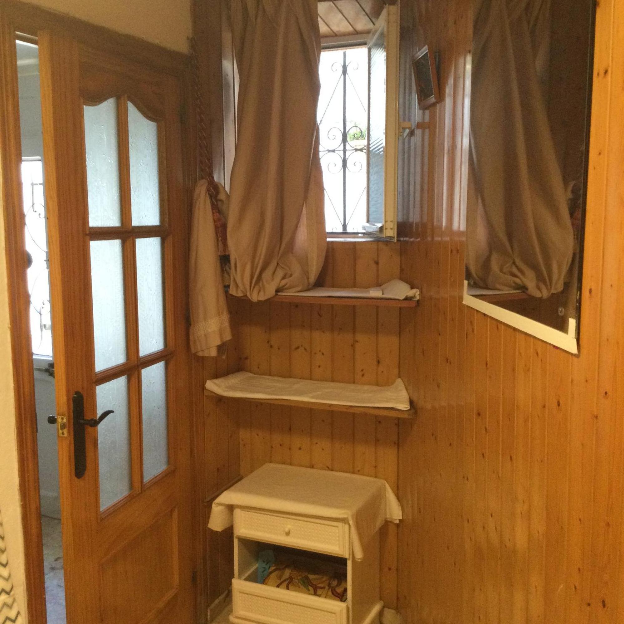 1 Apartment *