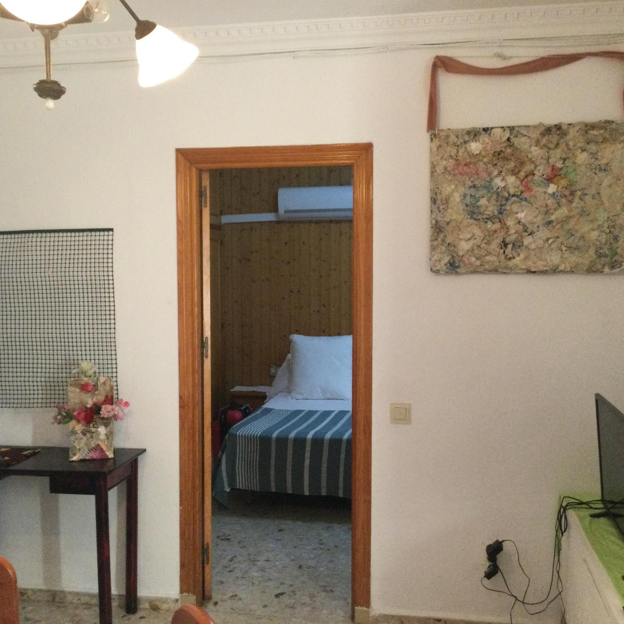 1 Apartment *